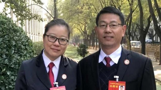 首对法援伉俪陈贤曹旭当选全国道德模范