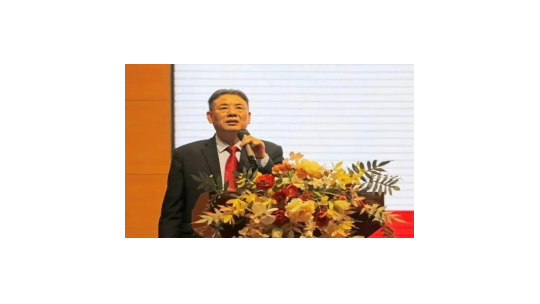 柴时钟：校长教育思想对学校的发展至关重要