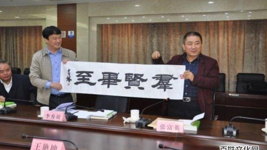 《作家报》总编张富英向家乡阳信捐赠文学书籍