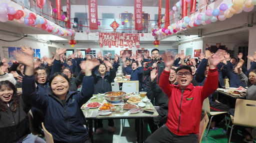 河南汝州：万头猪场里的“团圆年”