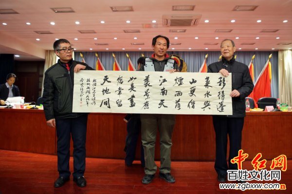 著名军旅诗人殷德江诗歌创作60年作品研讨会在京召开——德性光耀大地昭齐鲁子弟文品，江河情激浪花扬军旅老兵诗才（组图）