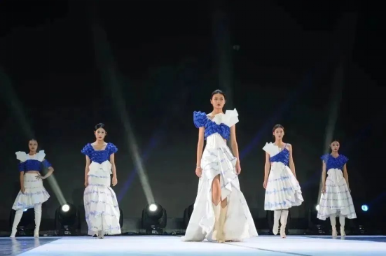 内蒙古艺术学院设计学院成功举办2023届毕业生服装设计作品展演活动 内蒙古艺术学院设计学院成功举办2023届毕业生服装设计作品展演活动