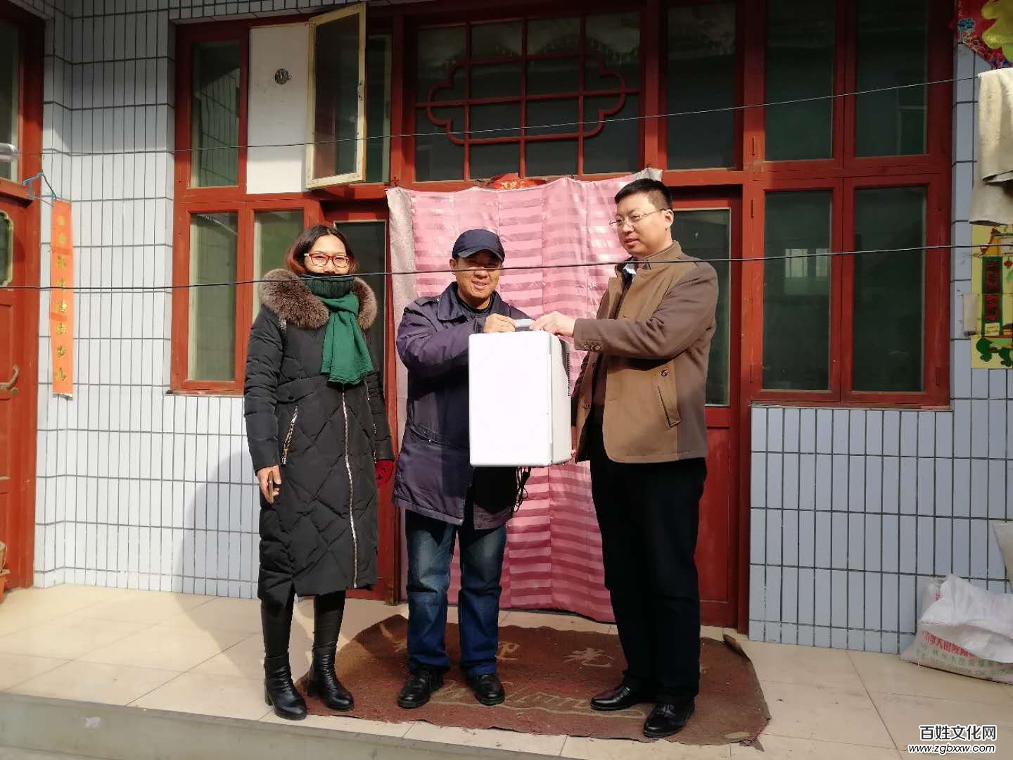 发挥民建特色 助推精准扶贫——安阳民建会员牛海洋帮扶贫在路上