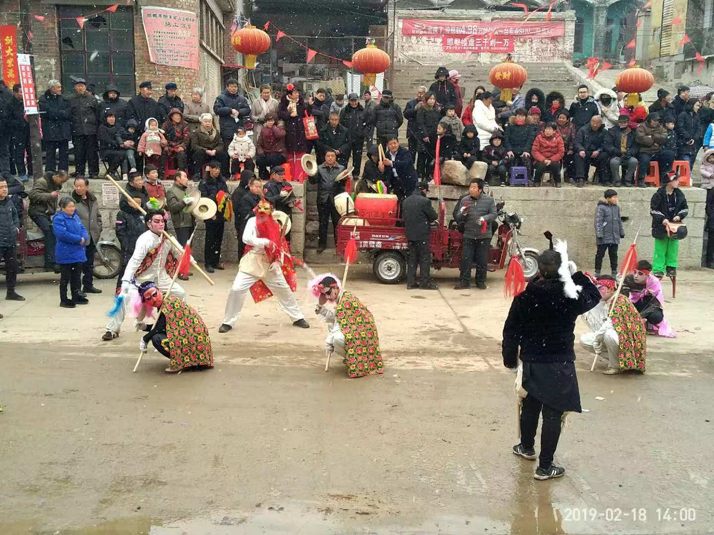 演民俗节目 展非遗魅力
