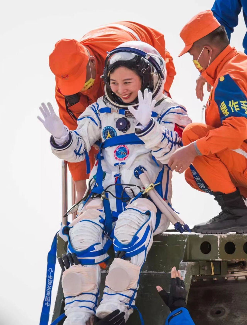 醉美童声 唱响星辰大海——王亚平女儿赵芸熙演唱《摘星星的妈妈回来了》 醉美童声 唱响星辰大海——王亚平女儿赵芸熙演唱《摘星星的妈妈回来了》